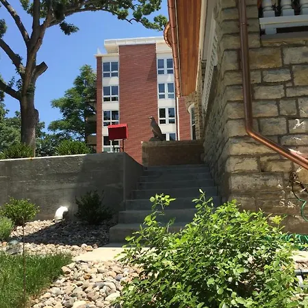 Historical Oscar Lofquist House In The Heart Of Des Moines Apartment Exterior photo